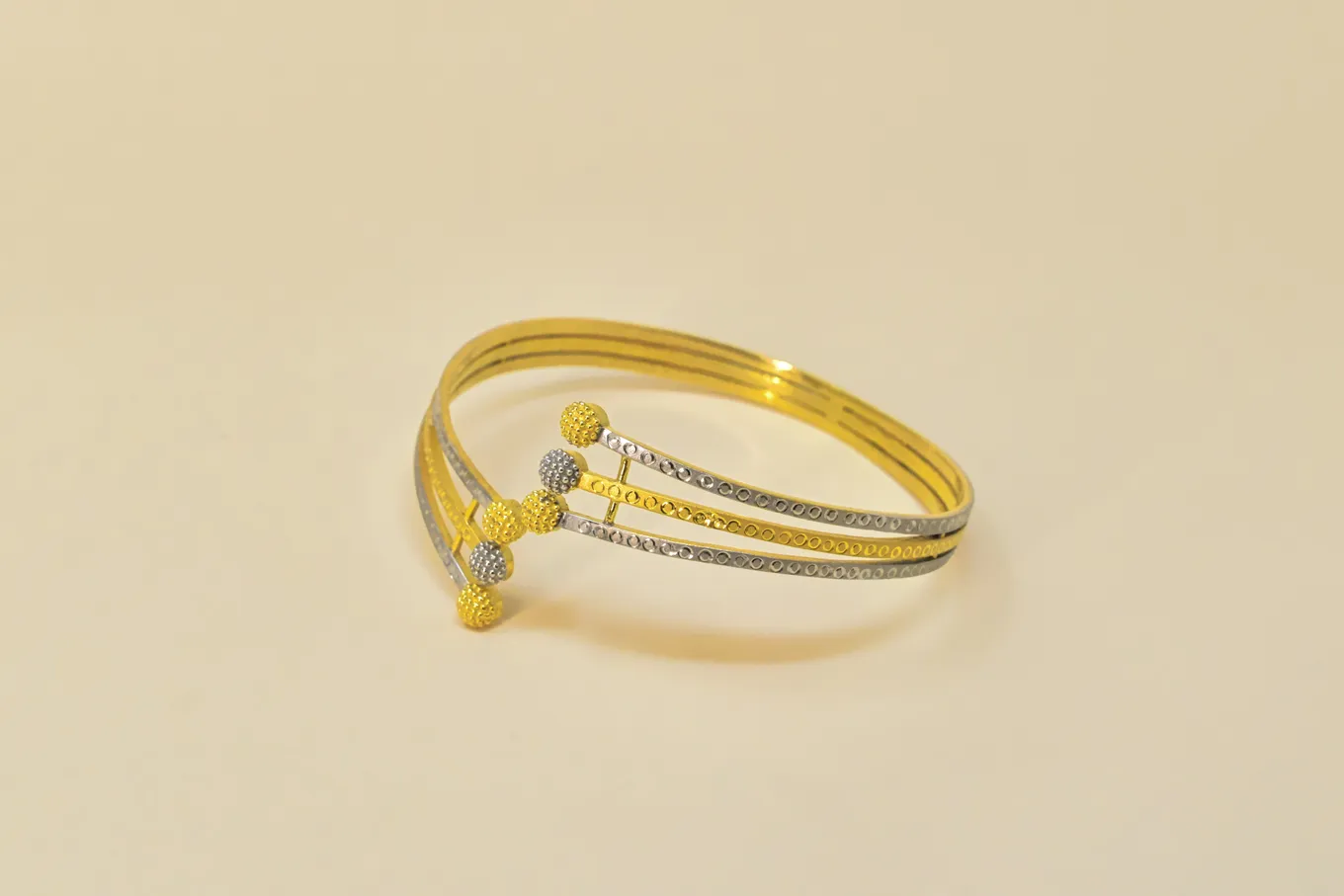 THE SPARKLE TRIO GOLD BANGLE