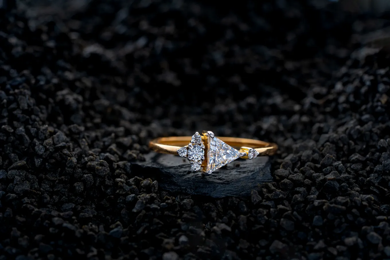 TIMELESS TRIANGLE DIAMOND RING (18K WITH LAB GROWN DIAMONDS)