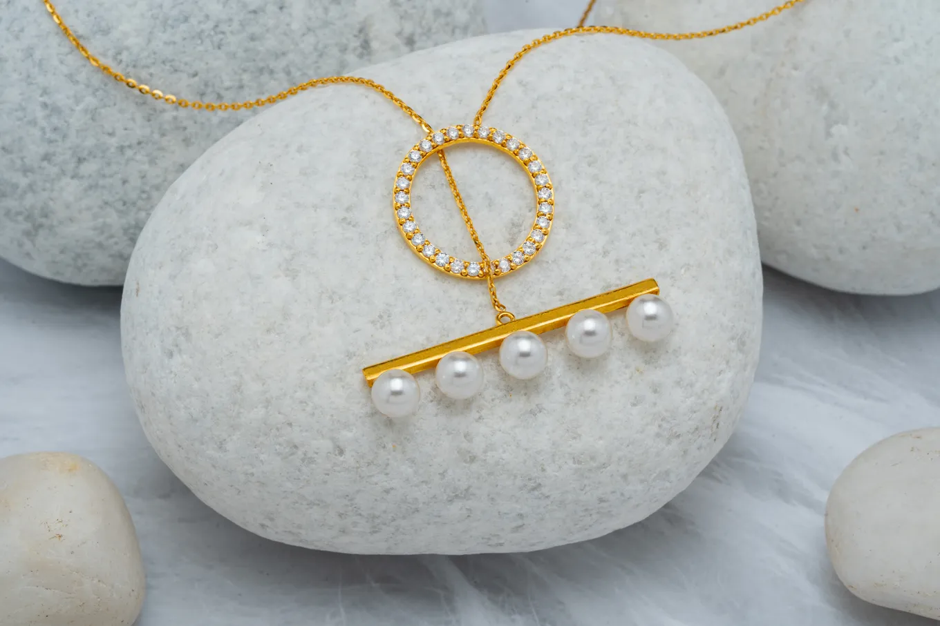 PEARL CASCADE GOLD PENDANT