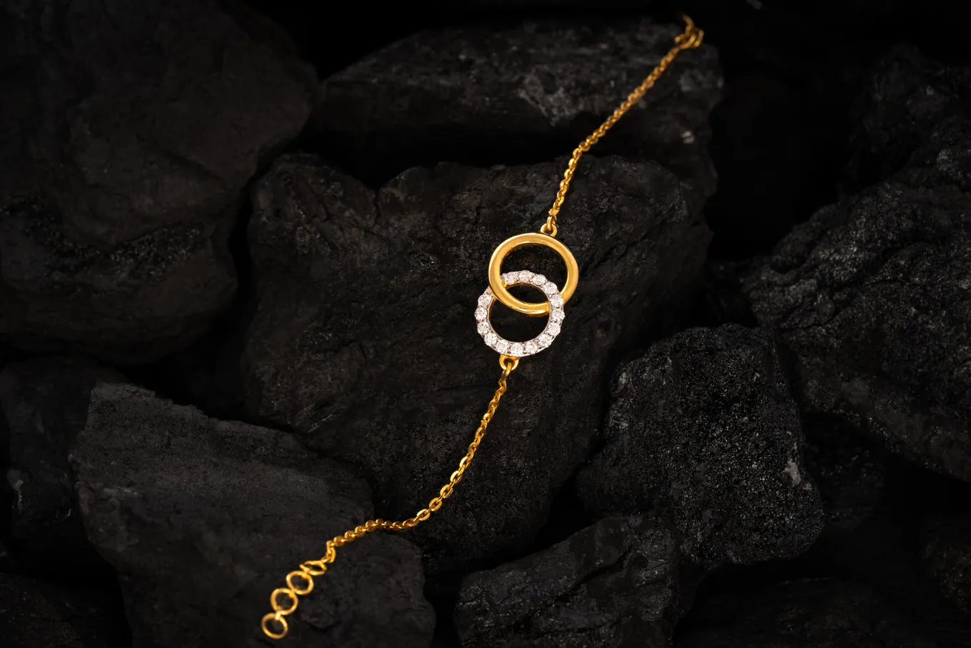 Interwined circles bracelet (18k with natural diamonds) – handcrafted gold Bangles & Bracelets