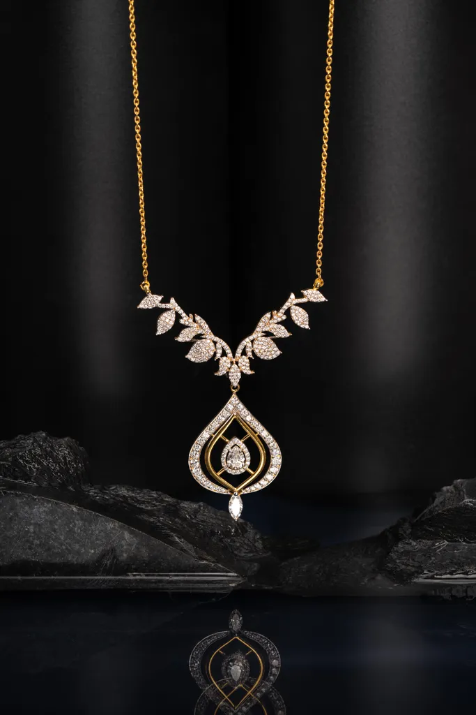 Serene radiance pendant (18k with natural diamonds) – handcrafted gold PENDANTS