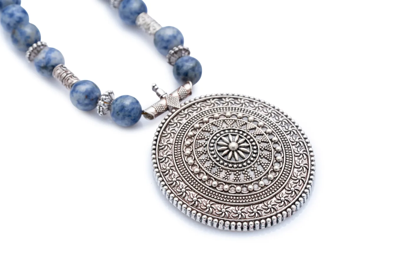 BLISSFUL SILVER NECKLACE SET