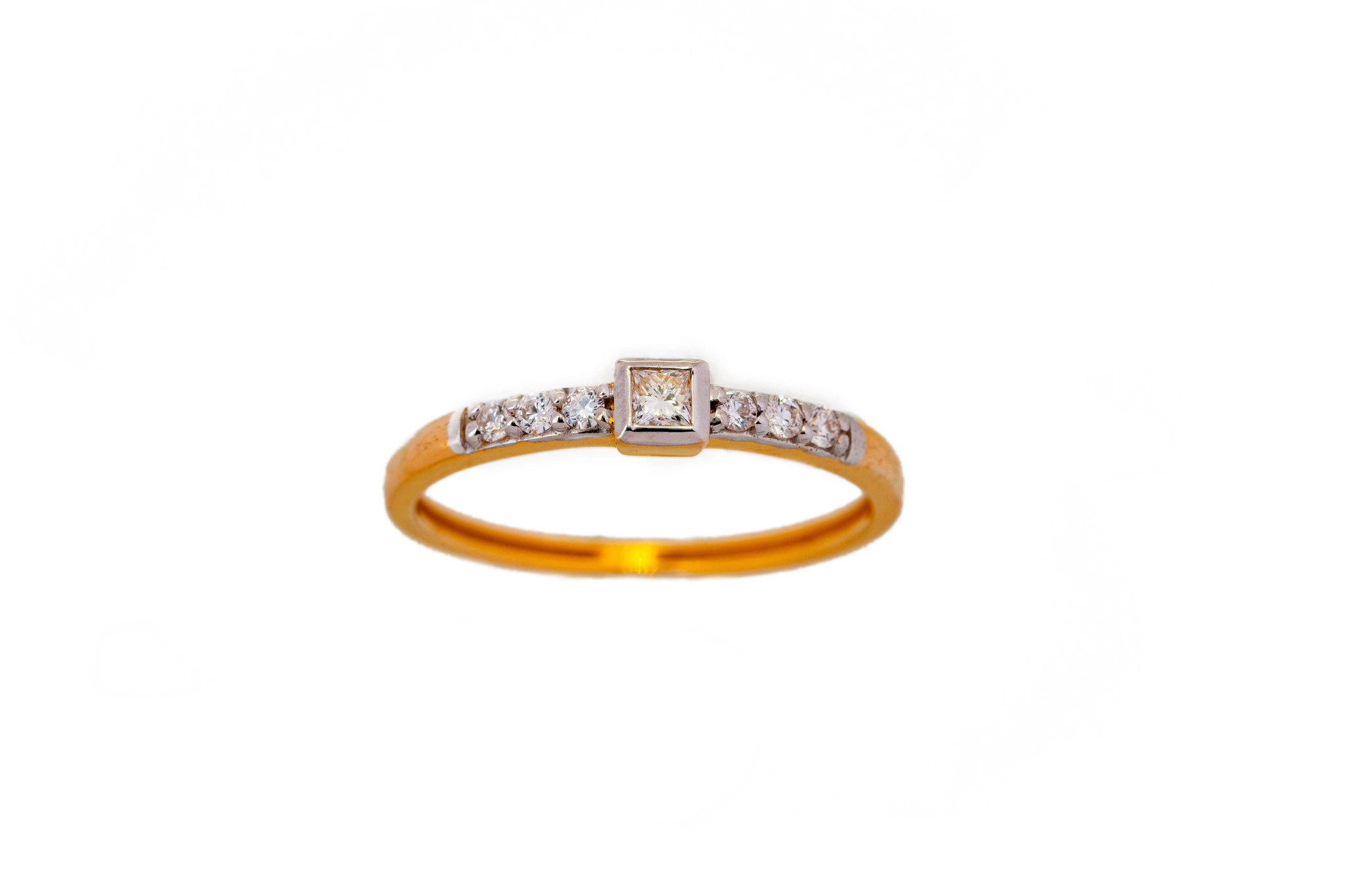 TRUE BOND DIAMOND RING (18K WITH LAB GROWN DIAMONDS)