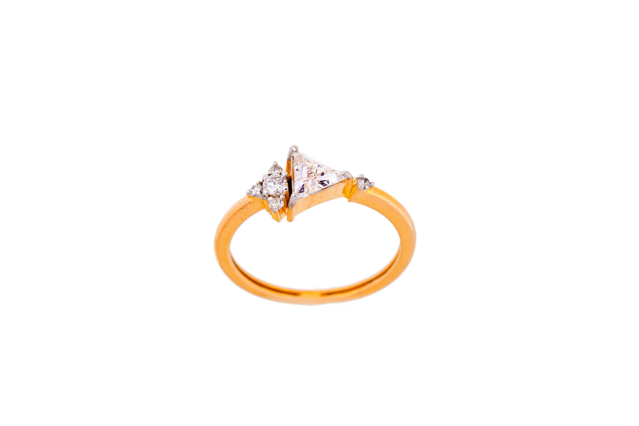 TIMELESS TRIANGLE DIAMOND RING (18K WITH NATURAL DIAMONDS)