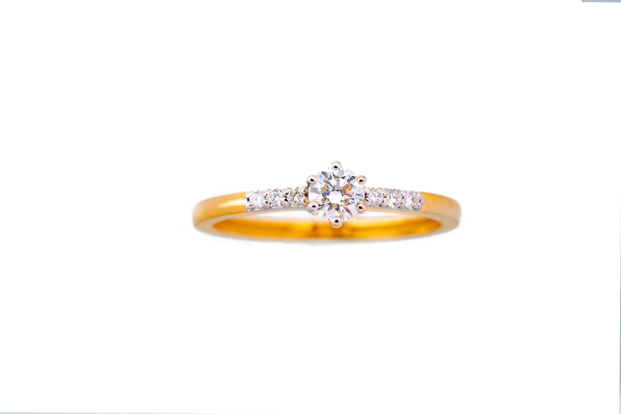 ENDLESS GLOW RING (18K WITH NATURAL DIAMONDS)