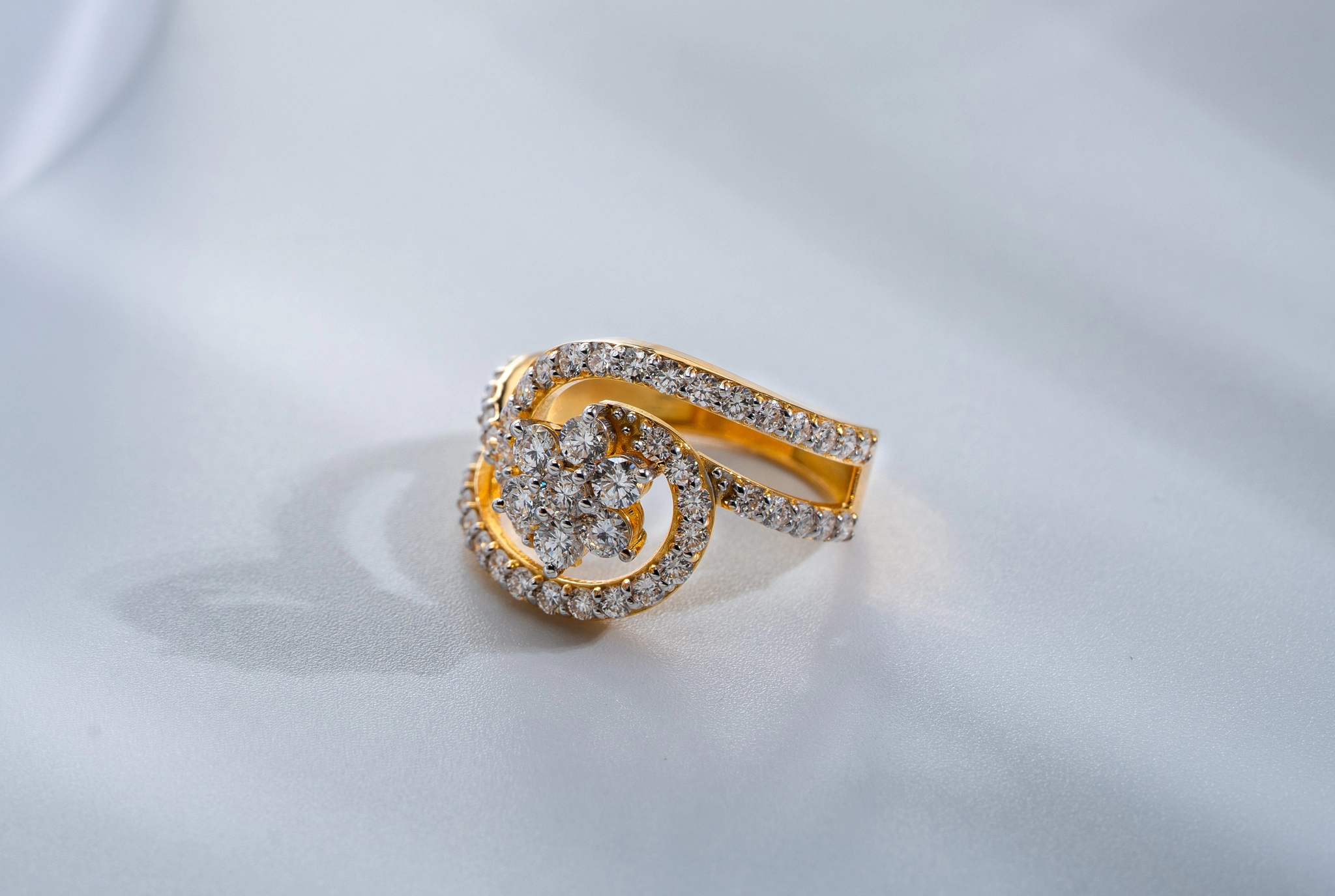 ABSTRACT ELEGANCE(14K WITH NATURAL DIAMONDS)
