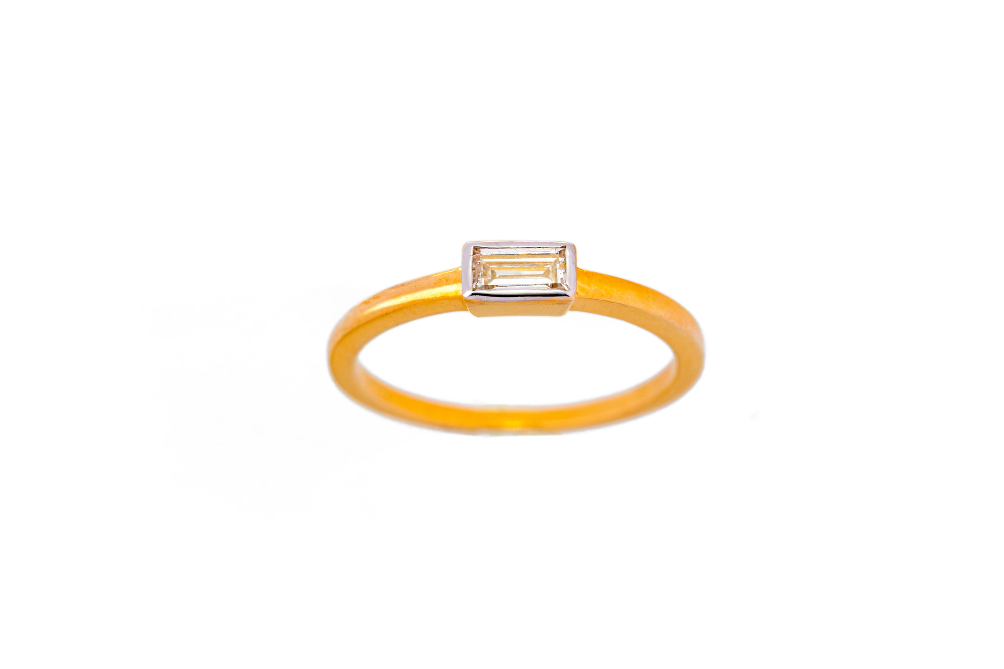 BEAUTIFUL BAGUETTE DIAMOND RING (18K WITH NATURAL DIAMONDS)