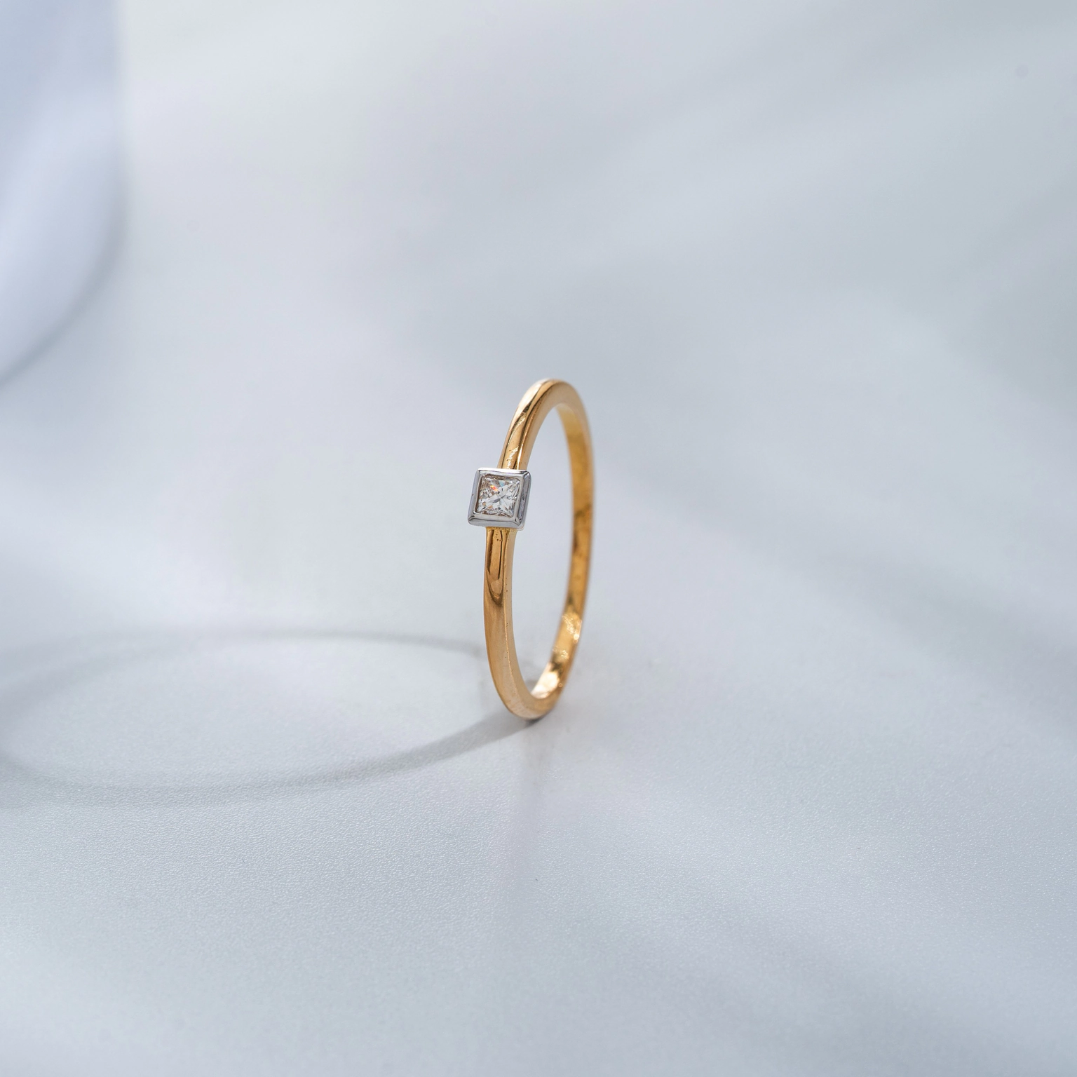SHINNING SQUARE DIAMOND RING (14K WITH NATURAL DIAMONDS)