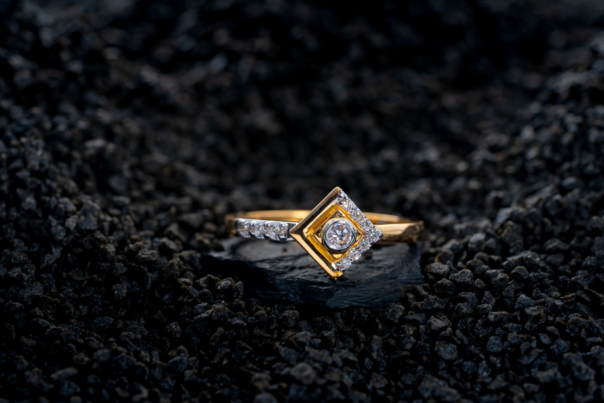 SUNLIT GRACE DIAMOND RING(18K WITH LAB GROWN DIAMONDS)