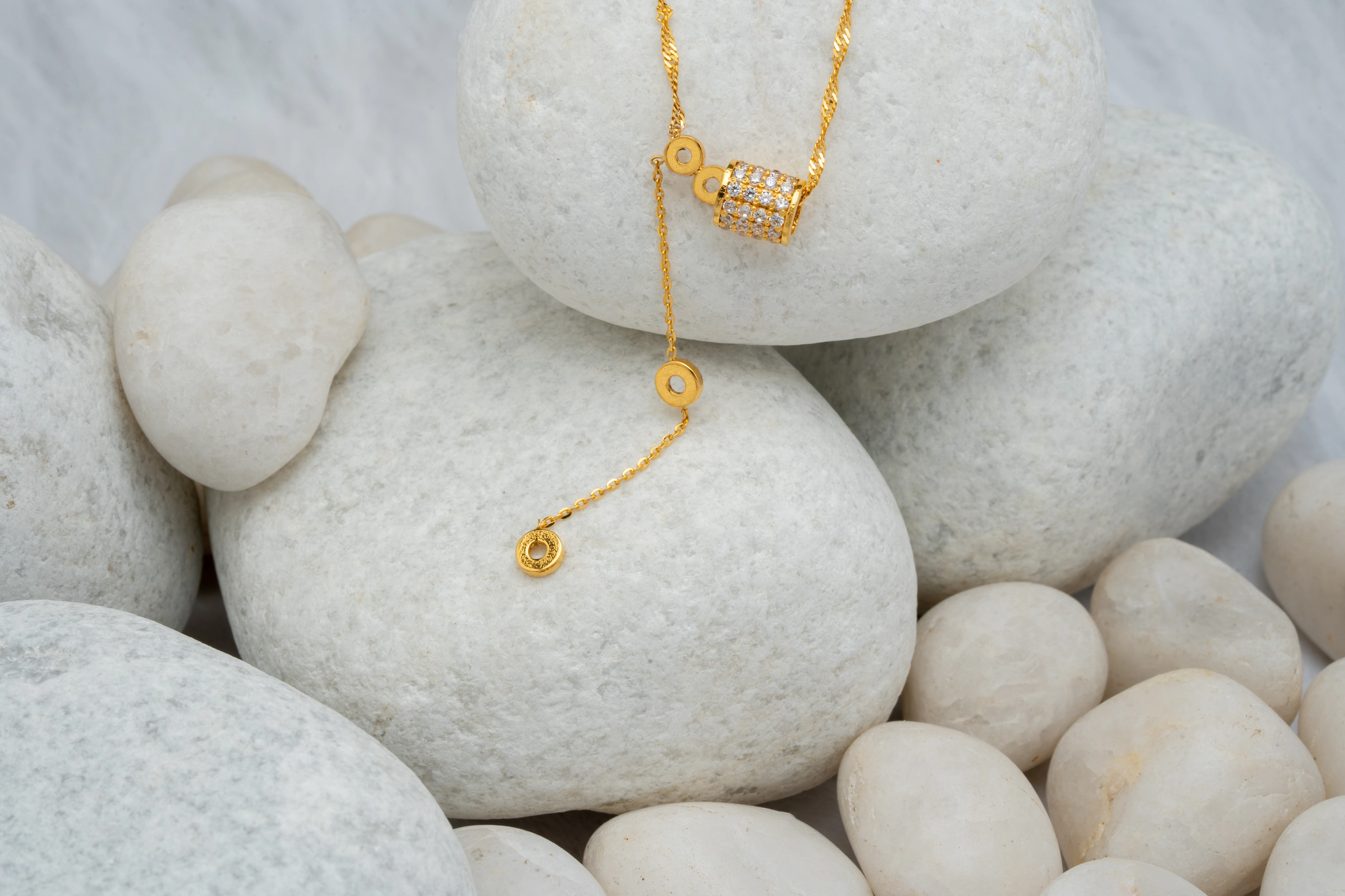 Modish Gold Necklace