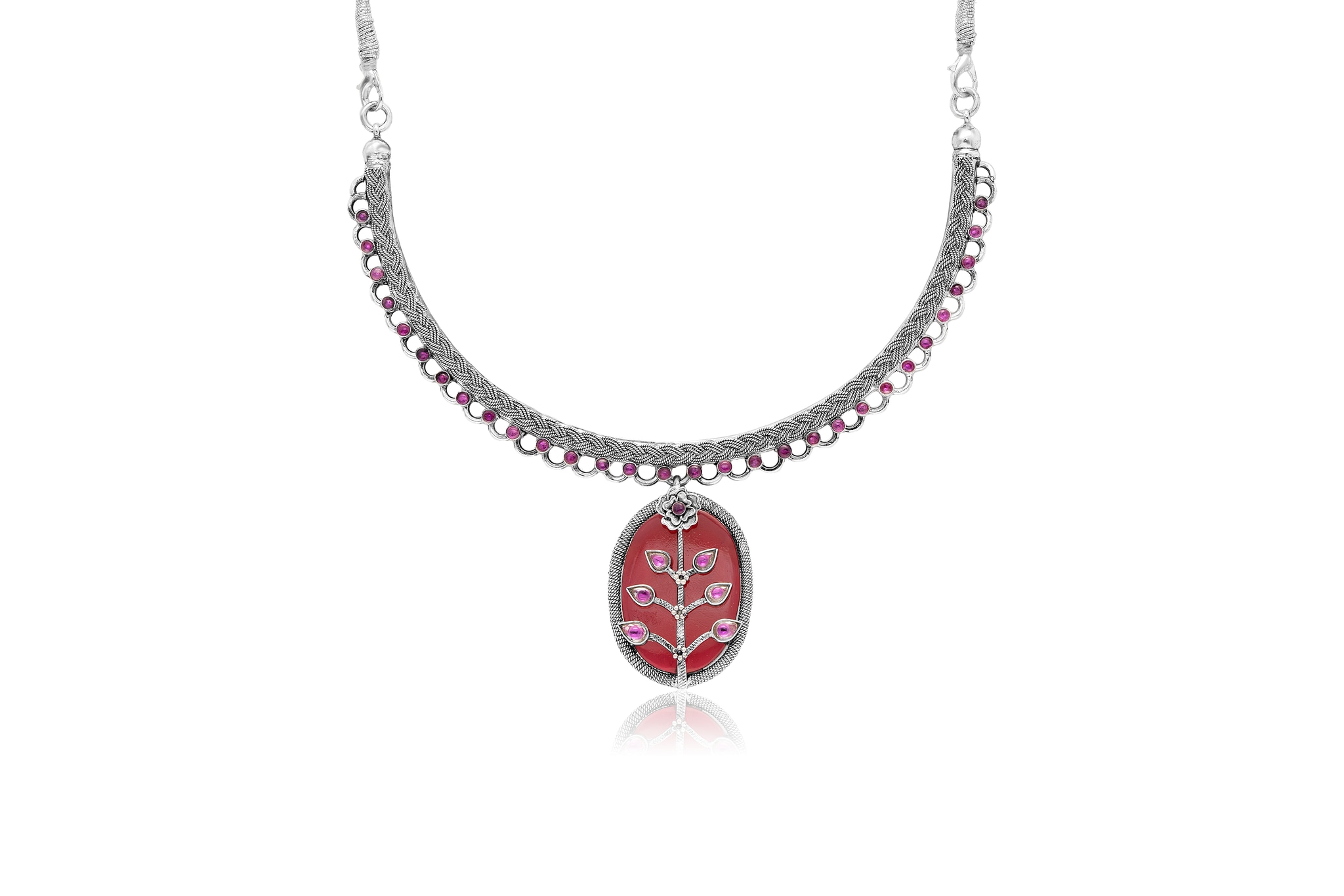 ENCHANTING SILVER NECKLACE