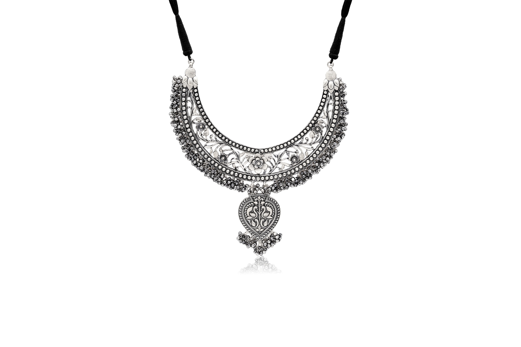 SILVER HASLI NECKLACE
