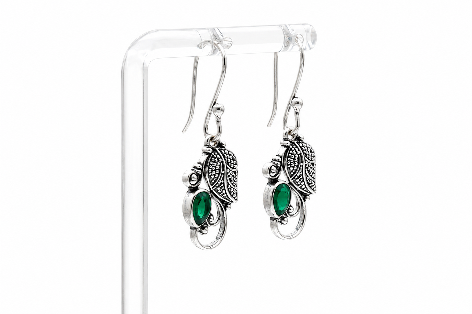 GORGEOUS SILVER DROP EARRING