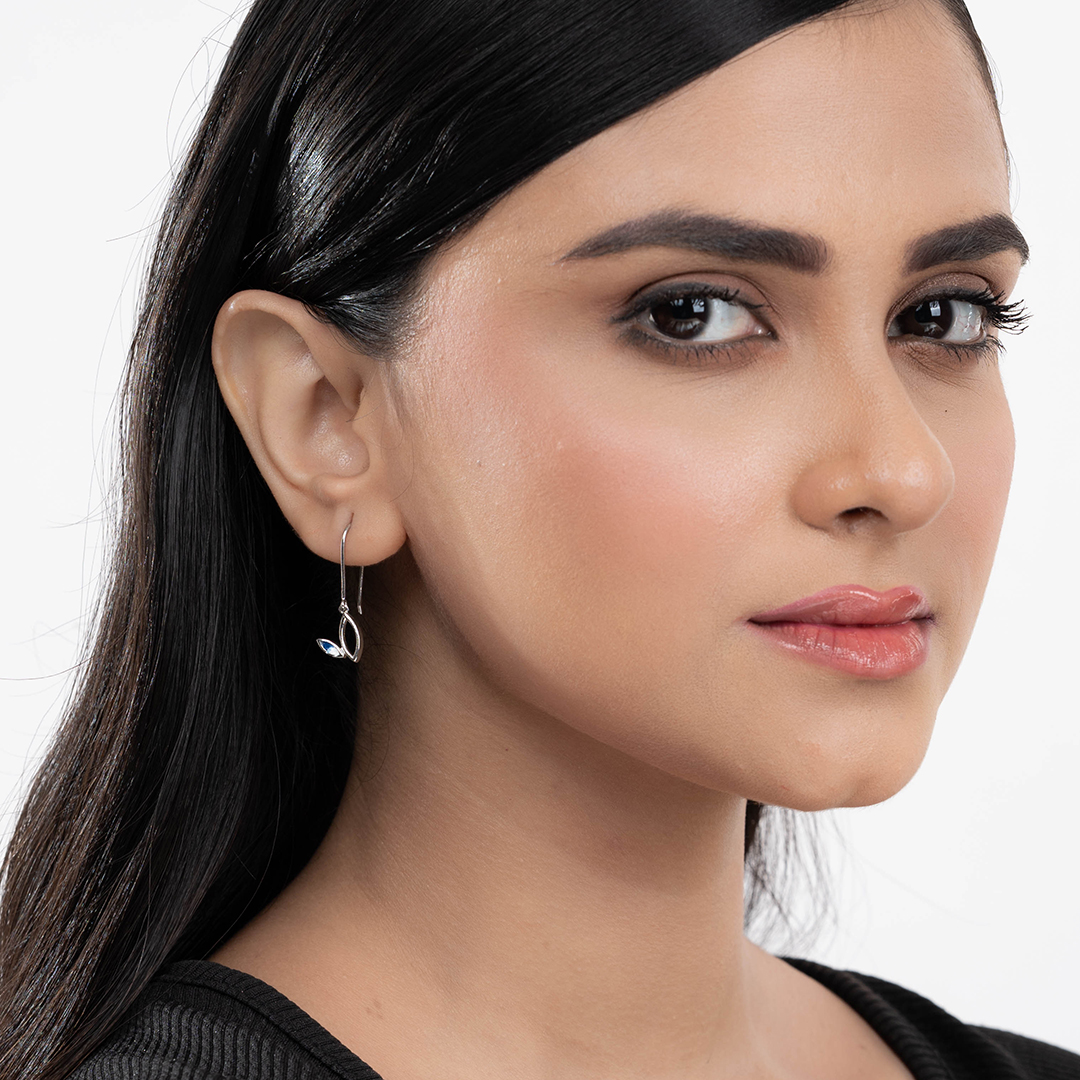 CONTEMPORARY SILVER LEAF DROP EARRINGS