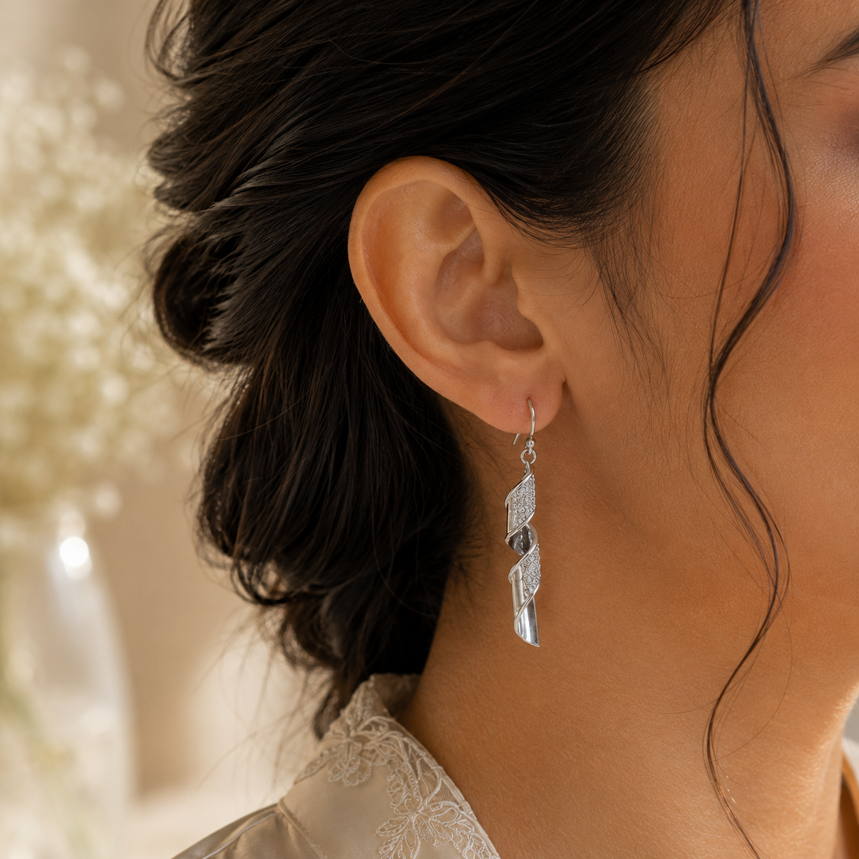 92.5 STERLING SILVER TWIST GLITTER DROP EARRING