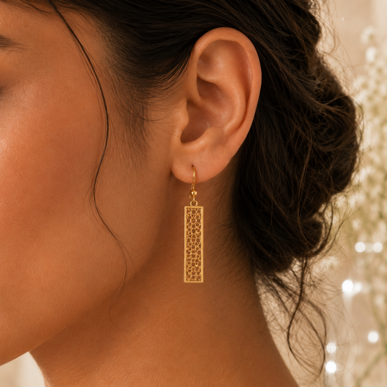 WONDROUS SILVER DROP EARRING
