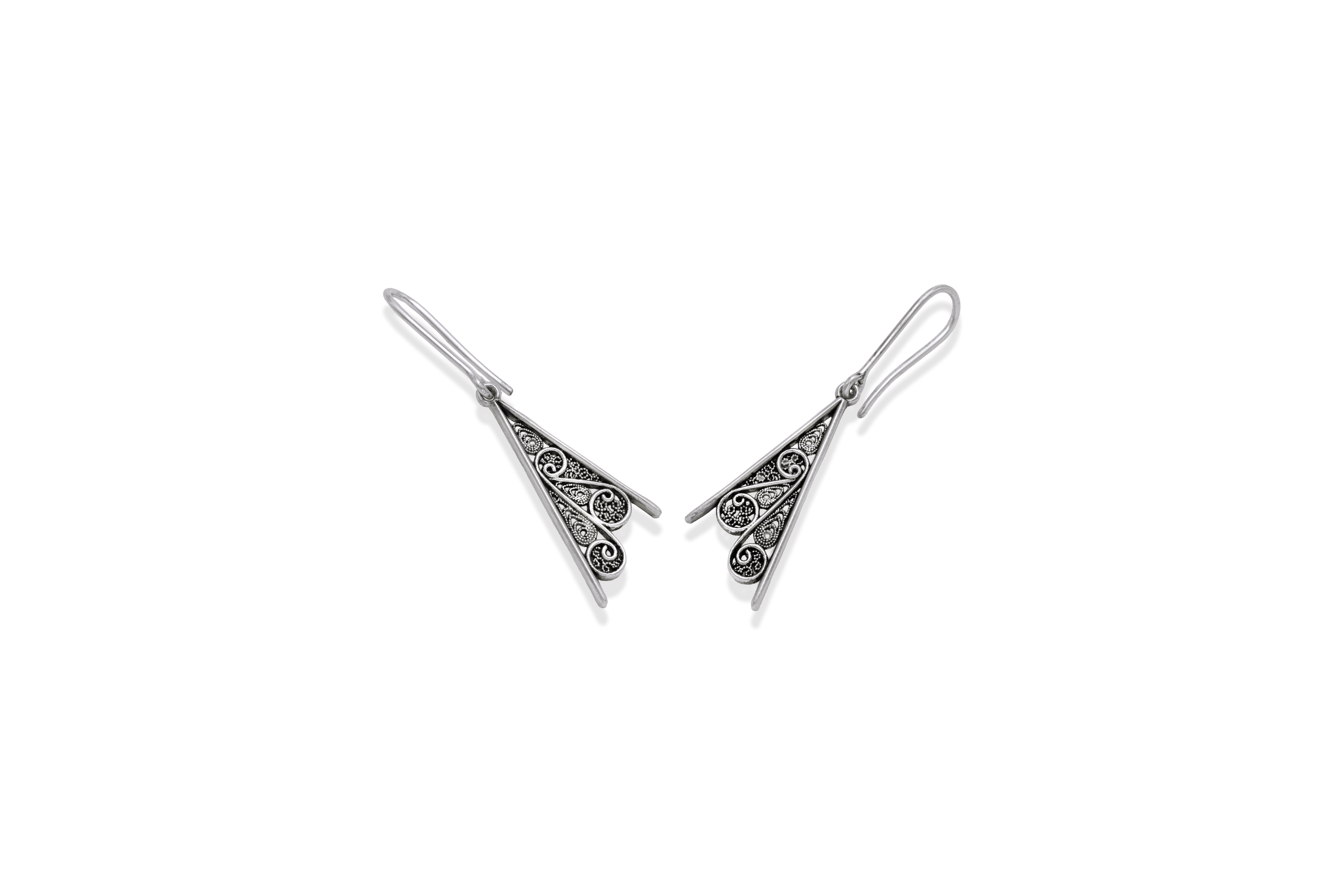 SILVERY BEAUTY DROP EARRINGS