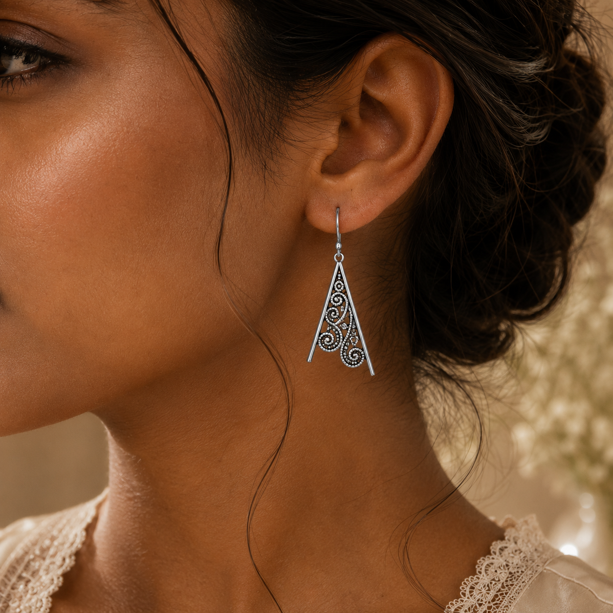SILVERY BEAUTY DROP EARRINGS
