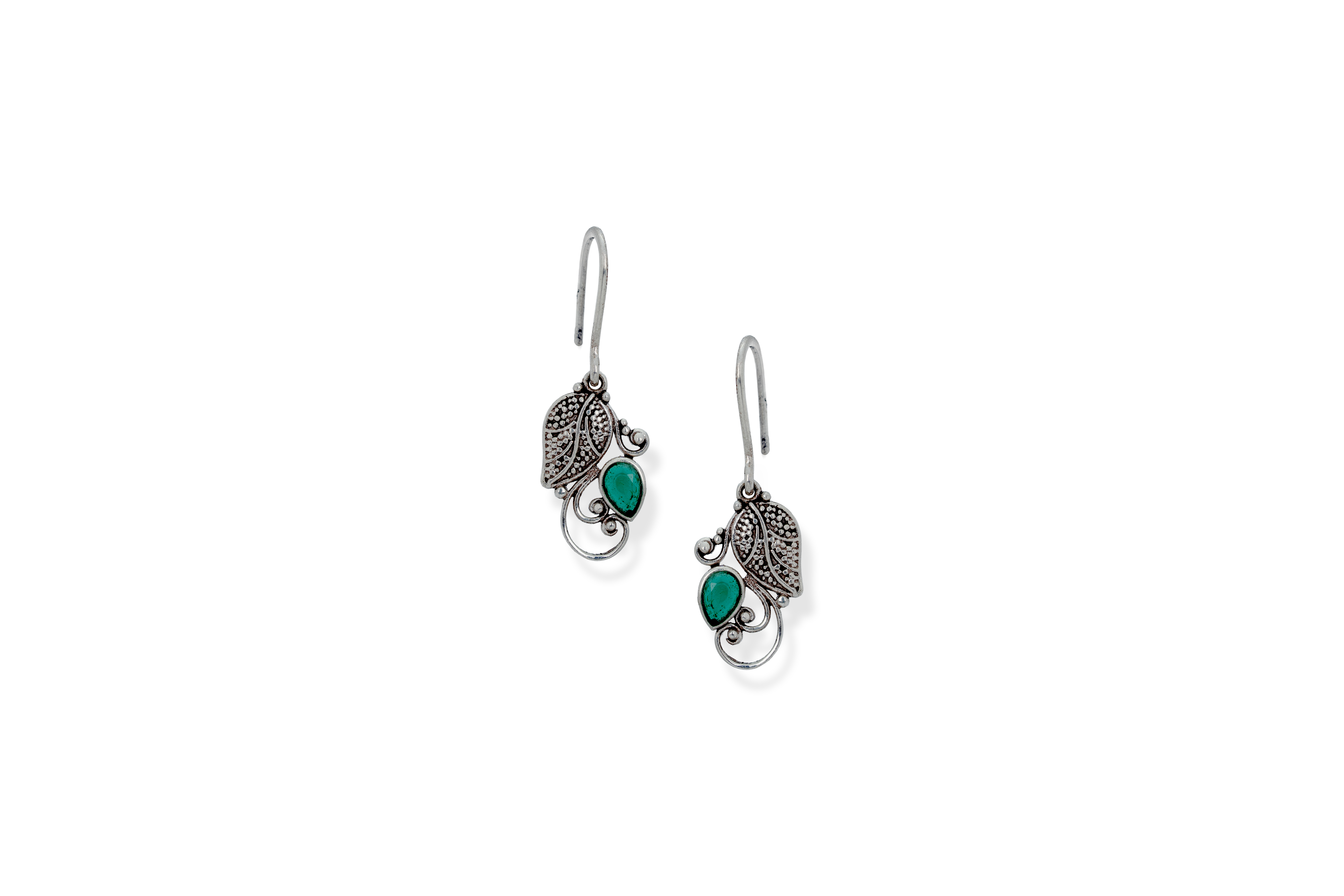 GORGEOUS SILVER DROP EARRING