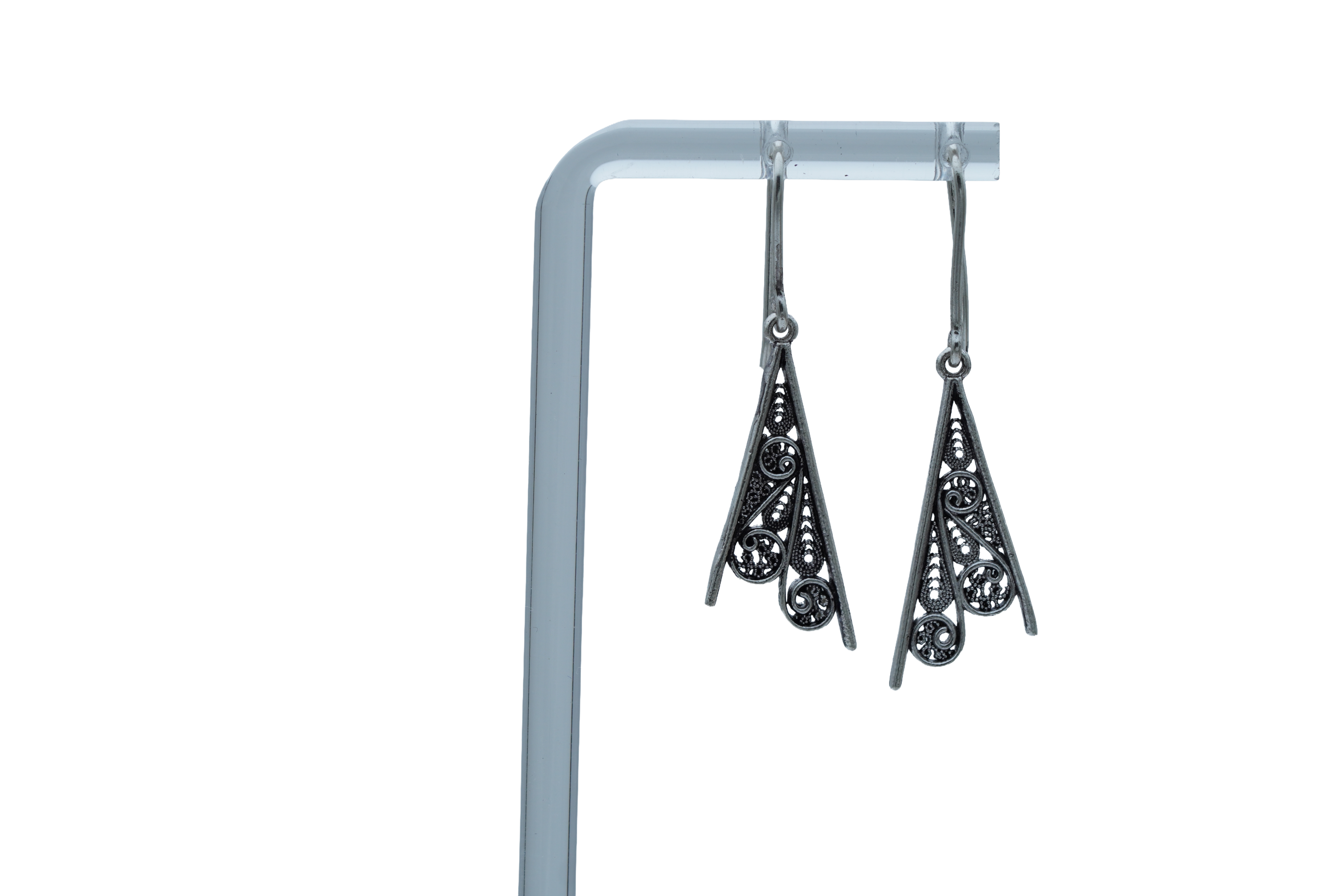 SILVERY BEAUTY DROP EARRINGS