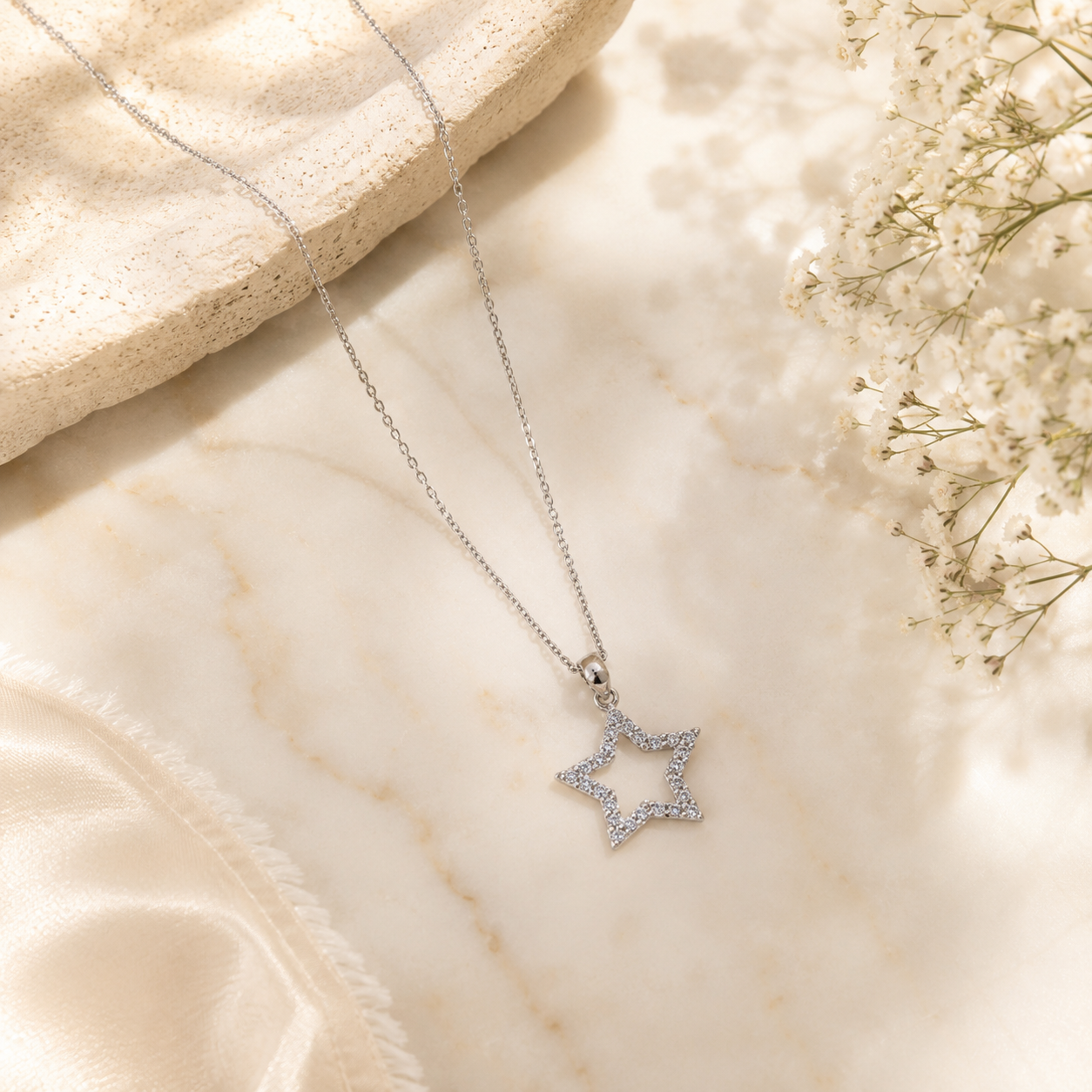 SHINNING STAR PENDANT