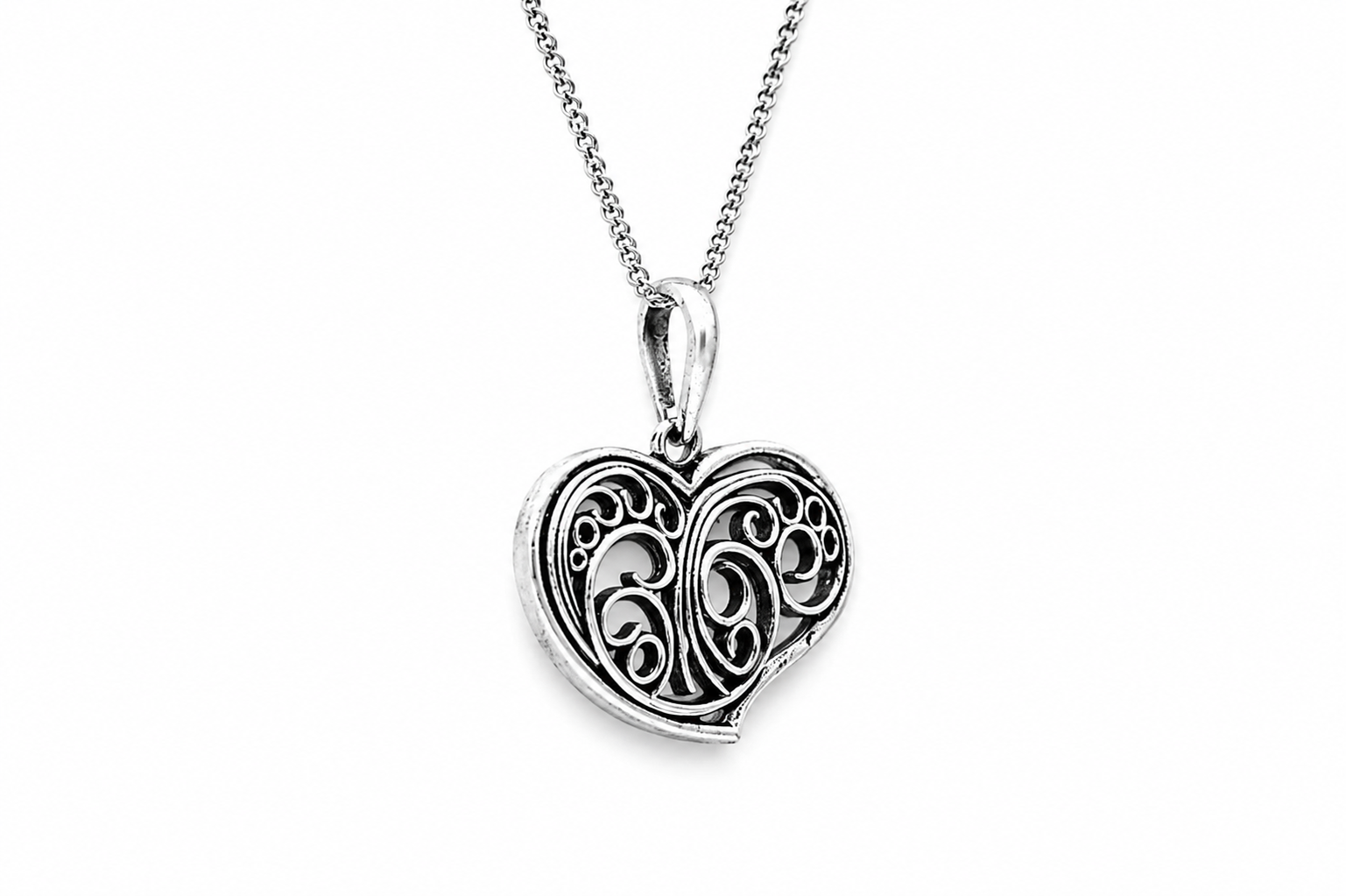 CUTE SILVER HEART PENDANT
