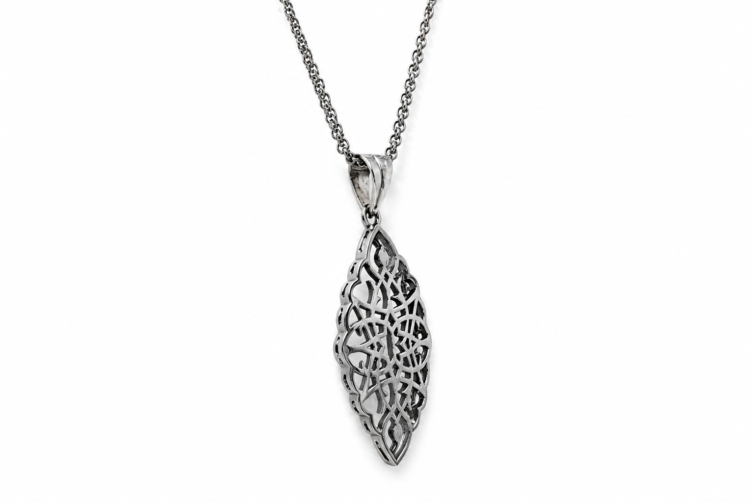 CHARMING SILVER PENDANT