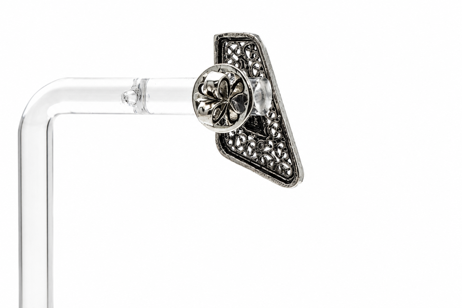 POISE SILVER STUD EARRINGS