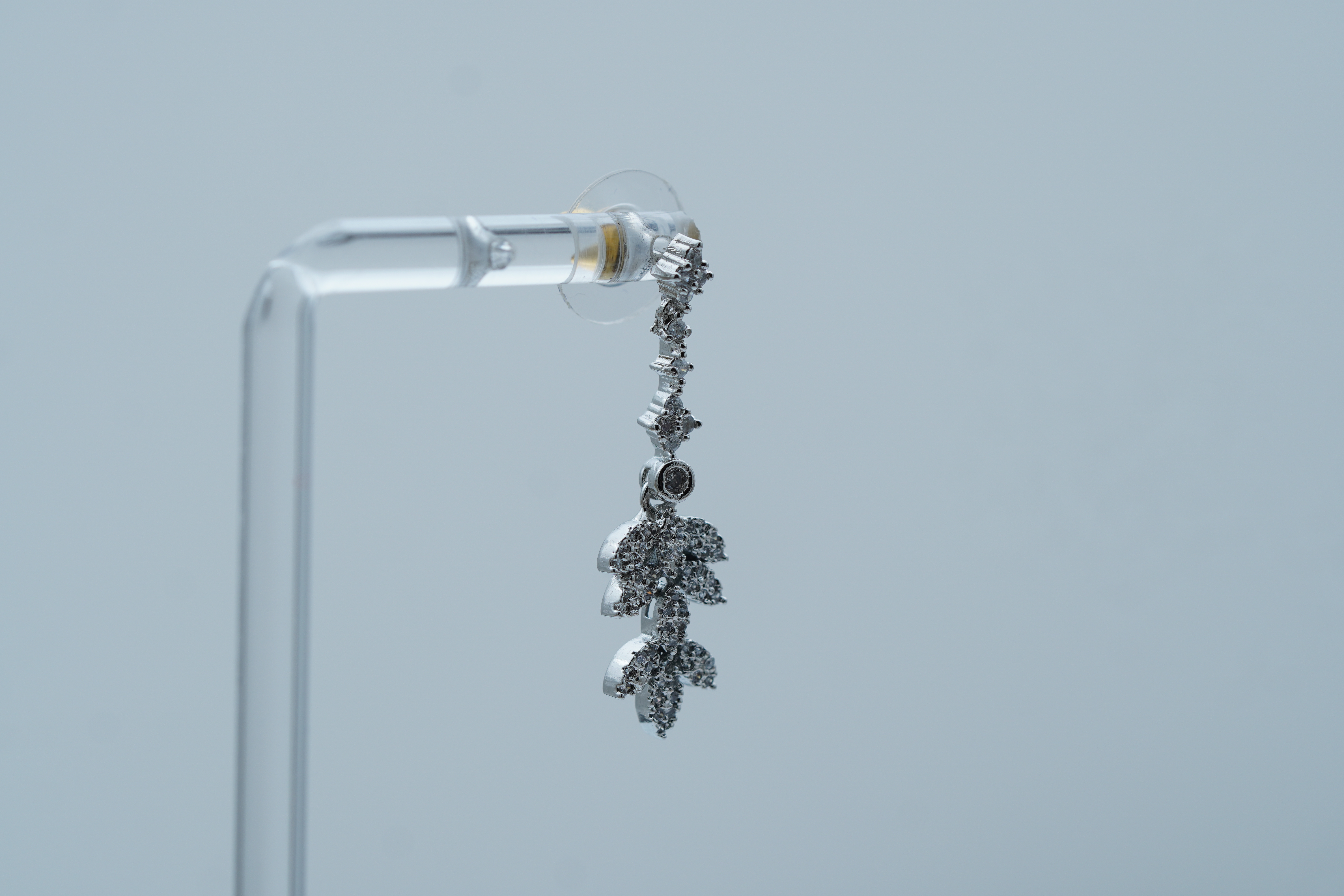 TALE OF LEAVES SILVER DROP EARRING