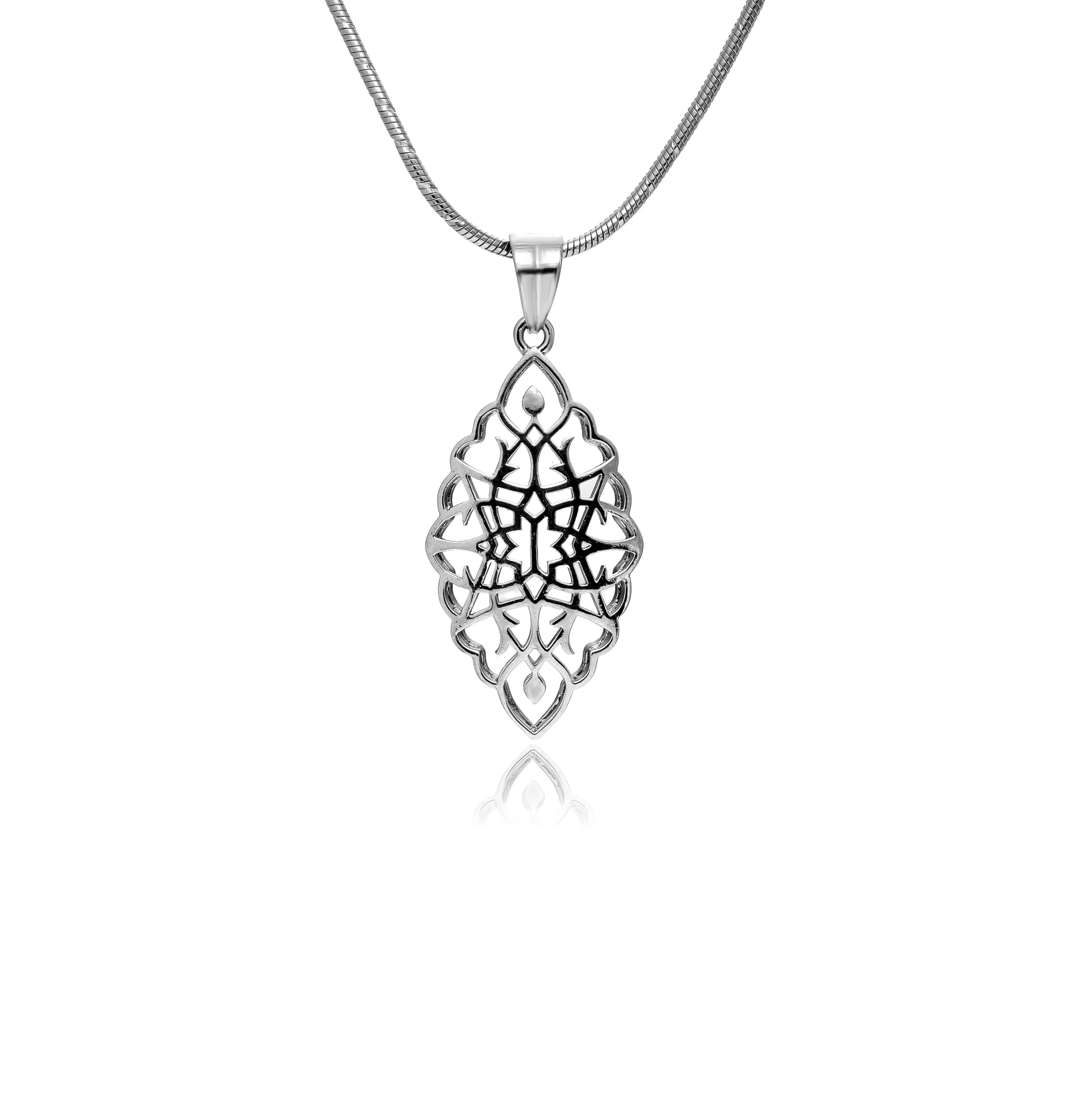 CHARMING SILVER PENDANT