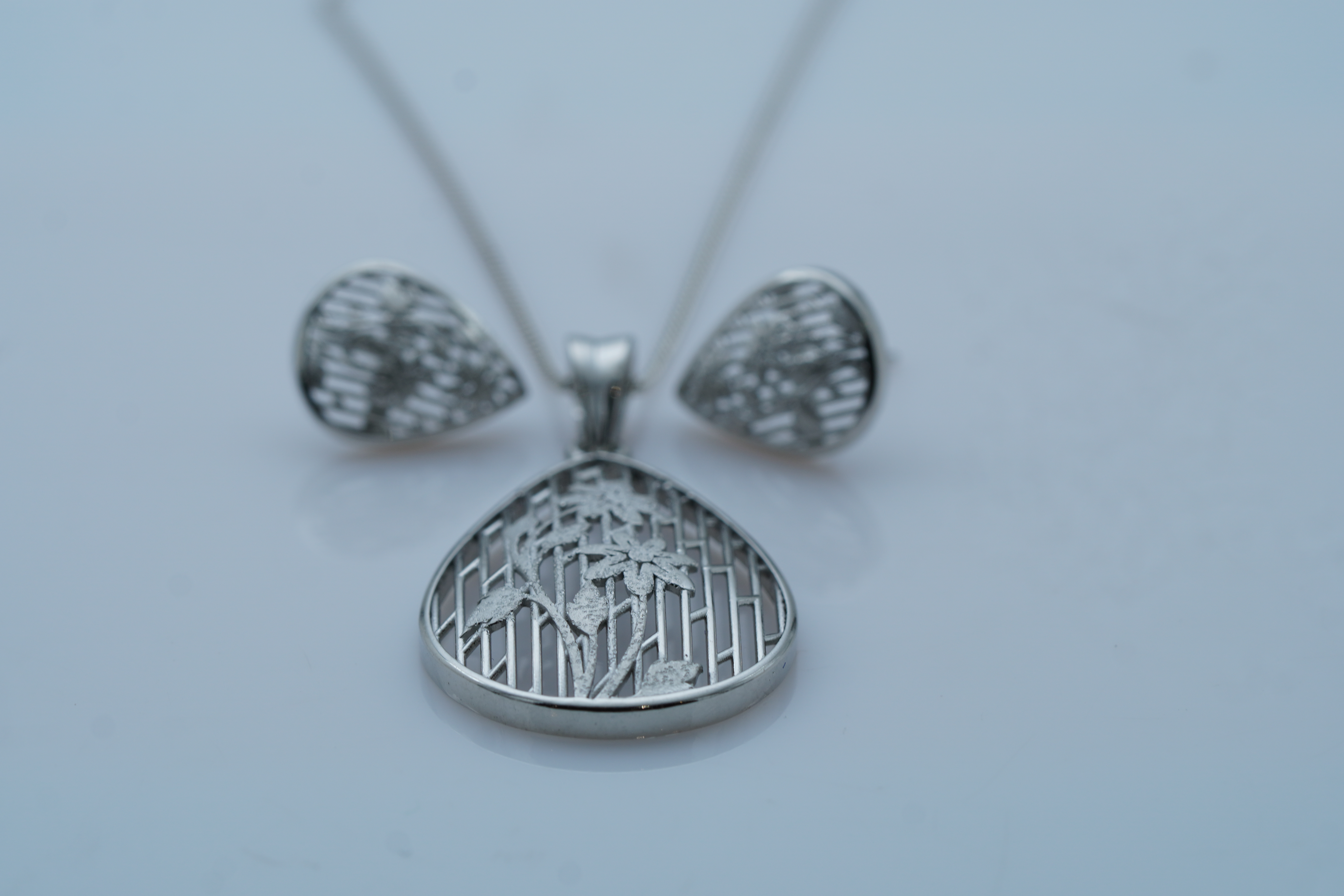 DEWDROP GARDEN SILVER PENDANT SET